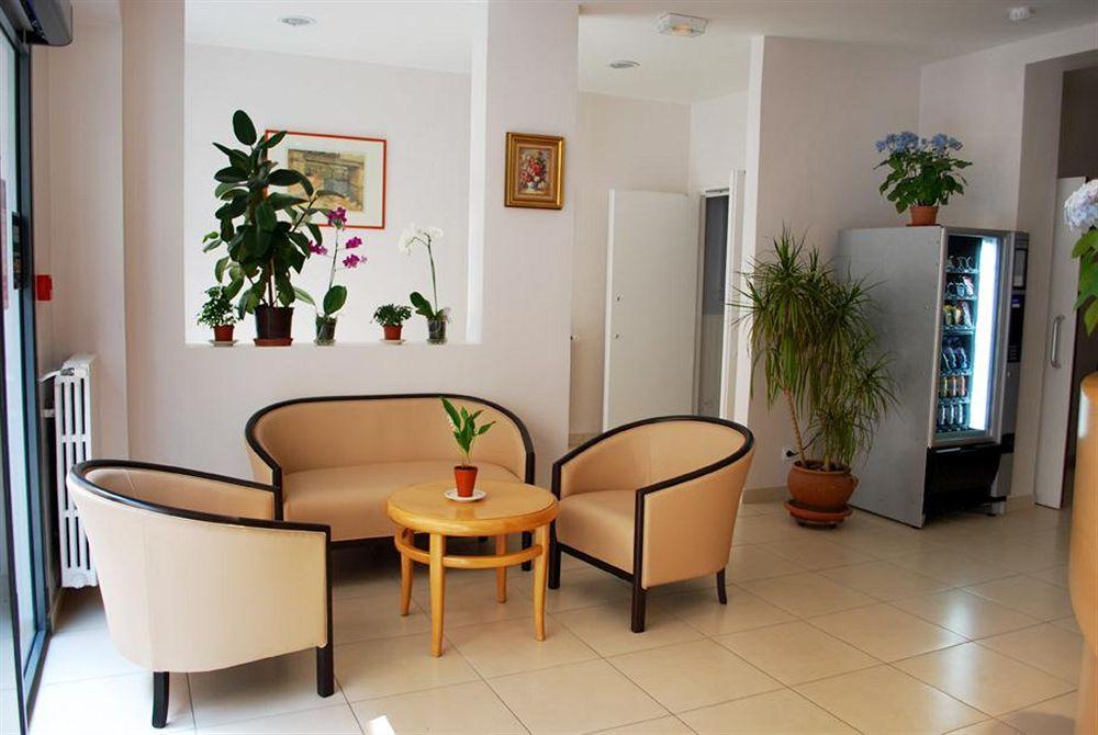 Comfort Hotel Au Firmament อานีแย-ซูร์-แซน ภายนอก รูปภาพ